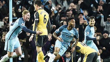 ĐIỂM NHẤN Man City 2-1 Arsenal: Walcott và cái duyên Man City. Pep thắng mà không cần sát thủ