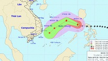 Bão Nock-Ten đi vào Biển Đông, gần tâm bão gió giật cấp 14-15