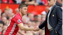 Mourinho đừng vội chê Carrick già