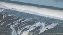 NÓNG: Đập thủy điện cao nhất Mỹ sắp sập, dân California sơ tán khẩn cấp