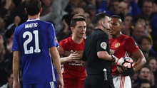 Từ thất bại Man United: 'Cái nhiệt' của Herrera và 'cạm bẫy' của Hazard