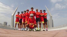 HY HỮU: Đội xe đạp Việt Nam kẹt thang máy gần 30 phút ở Thái Lan