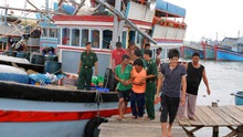 Cứu thành công 28 ngư dân Quảng Ngãi bị nạn trên biển