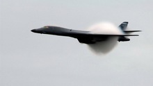 2 máy bay ném bom Mỹ B-1B vừa bay trên bầu trời Bán đảo Triều Tiên