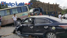 Xe khách, xe con, xe tải đâm nhau ở Tuyên Quang, 5 người nhập viện