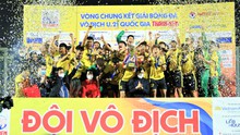 HLV Vũ Tiến Thành đón 17 tân binh trước V-League 2023