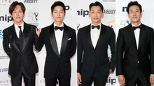 Thảm đỏ Emmy 2022: Song Joong Ki quá bảnh, Bi Rain - Im Si Wan lấn át dàn sao thế giới vì màn đọ chiều cao hài hước