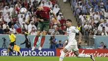 Ronaldo nhắn tin khẳng định mình đã ghi bàn vào lưới Uruguay