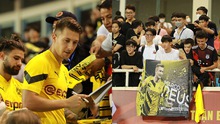 Cầu thủ Dortmund cực điển trai trong buổi giao lưu, kí tặng CĐV 