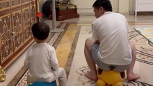 Video: Chồng Đỗ Mỹ Linh 'rũ bỏ' hình tượng chủ tịch khi chơi cùng cháu 