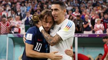 Di Maria ôm hôn an ủi Modric sau thất bại của Croatia trước Argentina