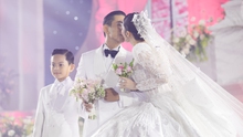 Đám cưới Khánh Thi - Phan Hiển: Chú rể bật khóc thú nhận nỗi sợ lớn nhất, hôn cô dâu đắm đuối trước 1200 khách mời
