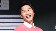 Song Joong Ki chính thức xác nhận việc đang hẹn hò với một cô gái ngoại quốc