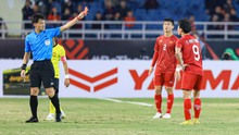 Tin nóng AFF Cup ngày 28/12: Tuyển Việt Nam đến Singapore, thẻ đỏ của Văn Toàn là bài học