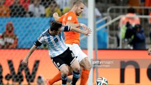 Hà Lan vs Argentina: Ron Vlaar từng chặn đứng Messi như thế nào?