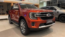 'Chạy số' giáp Tết, Ford Everest hết 'bia kèm lạc' còn được tặng thêm phụ kiện tại đại lý