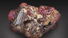 Khoáng chất hiếm có bậc nhất trên Trái Đất, đắt hơn kim cương hàng chục lần?