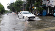 Mưa lớn gây ngập cục bộ nhiều tuyến đường đô thị thành phố Huế