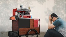 Bán cà phê xe đẩy cũng xứng đáng được tôn trọng mà…?