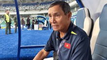 HLV Mai Đức Chung: ‘Cầu thủ Việt Nam tự đánh mất lợi thế vào tay Uzbekistan’