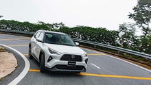 Tin xe hôm nay 28/10: Toyota Camry lướt rao bán lại với giá khó tin, Toyota Yaris Cross nhận hàng loạt ưu đãi