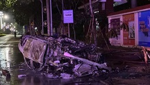 Quảng Bình: Xe ô tô cháy rụi do tai nạn