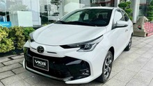 Tin xe hôm nay 2/11: Giá xăng RON95 tăng hơn 400 đồng mỗi lít, Toyota Vios giảm giá cực mạnh trong tháng 11