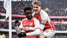 Saka và Odegaard tỏa sáng, Arsenal xây chắc ngôi đầu bảng