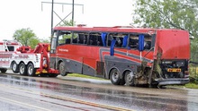 Thái Lan: Xe buýt hai tầng đâm vào gốc cây, 46 người thương vong