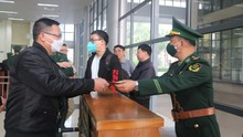 Quảng Ninh: Ngày đầu khôi phục hoạt động xuất, nhập cảnh qua cặp cửa khẩu Móng Cái-Đông Hưng