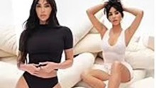 Kim Kardashian khoe vóc dáng điêu khắc trong bộ đồ đen trắng từ thương hiệu của chính mình