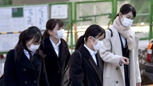 Những nguyên tắc giáo dục kỳ lạ ở Nhật Bản: Không mặc áo khoác khi trời rét chưa là gì so với quy định đồ lót phải cùng màu