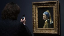 Triển lãm 'Chance in a lifetime': Ngụp lặn trong đầm nước mênh mông của Vermeer