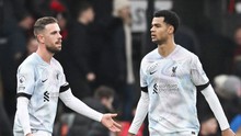 Liverpool bị chế nhạo ‘thắng MU là do tai nạn’, ‘chỉ giành được Cúp 7-0’ sau khi thua sốc đội bét bảng