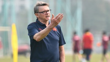 HLV Philippe Troussier tổ chức 'họp' bất ngờ, nói lời gan ruột với truyền thông 