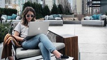 Bán hàng online tưởng dễ ăn nhưng không: Tư vấn cả trăm khách vẫn không ra đơn, gần như không được nghỉ vì sợ mất khách