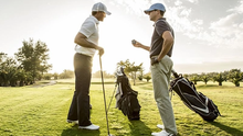 Khi golfer ra sân không chỉ để chơi bóng: Lợi dụng golf để "sống ảo", tạo mối quan hệ làm ăn, đặc biệt làm một việc "biến tướng" chỉ người trong giới mới biết 