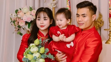 Cựu đội phó U23 Việt Nam kết hôn, rước về "cả trâu lẫn nghé"