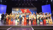 Dàn người đẹp VTV trình diễn BST 'Việt Nam gấm hoa' tại 'Duyên dáng Áo dài VTV 2023'