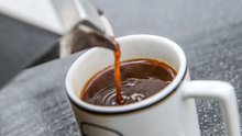 Nghiên cứu mới phát hiện số tách cà phê uống mỗi ngày có thể gây bất lợi cho tim: Cái gì quá cũng không tốt