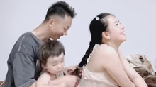 Làm vợ cầu thủ có sướng: Cầu thủ tuyển Việt Nam trổ tài tết tóc cho vợ, bất ngờ với kết quả
