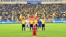 Bóng đá Việt Nam ngày 11/4: VFF yêu cầu cử trọng tài đủ năng lực bắt V-League