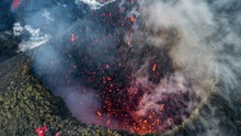 Nga: Núi lửa phun trào tại Kamchatka, tro bụi cao tới 10.000m