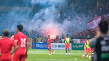 CĐV Hải Phòng thách thức Hà Nội FC, chưa vào trận đấu đã đốt pháo sáng