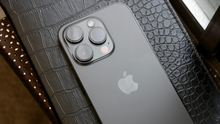 Trên logo "quả táo" của iPhone hóa ra có nút bấm bí mật - Chạm nhẹ vào là khóa màn hình hoặc mở ứng dụng