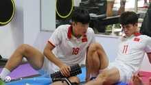Cầu thủ U22 Việt Nam không nói với nhau lời nào, lầm lũi lao vào tập luyện sau trận thua Indonesia