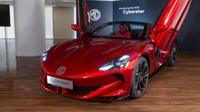 Ảnh thực tế MG Cyberster: Đẹp nhưng nặng, tăng tốc nhanh như siêu xe, giá khởi điểm quy đổi 1,6 tỷ đồng