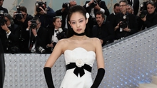 Jennie Blackpink gây sốt khi đọ sắc cùng Song Hye Kyo tại Met Gala 2023