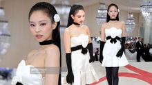Kim Jennie xuất hiện nổi bật tại Met Gala, dự là "công chúa hoa trà" sẽ đưa 1 trend cũ hot trở lại