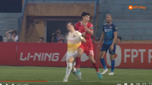 Trọng tài V-League: 'Nếu xét ở góc độ chuyên môn, có trọng tài sẽ rút thẻ đỏ với Nhâm Mạnh Dũng'